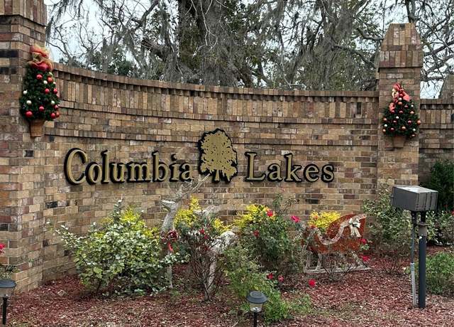 Property at 252 Woodhaven Dr, West Columbia, TX 77486