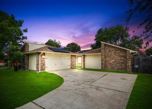 Property at 16807 Selder Dr, Friendswood, TX 77546, 3 beds, 2 baths