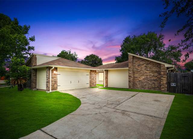 Property at 16807 Selder Dr, Friendswood, TX 77546, 3 beds, 2 baths