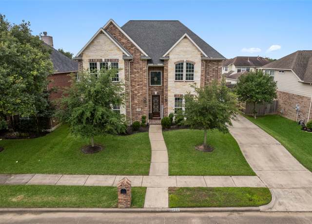 Property at 2202 Water Way, Seabrook, TX 77586, 5 beds, 3 baths