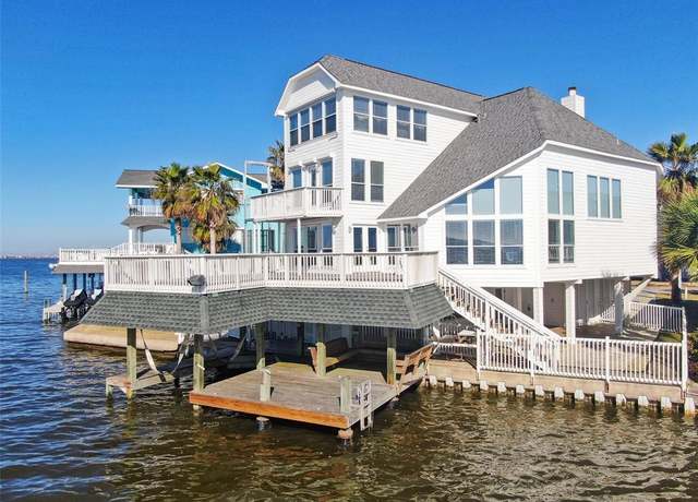 Property at 131 Isles End Rd, Tiki Island, TX 77554, 4 beds, 4.5 baths