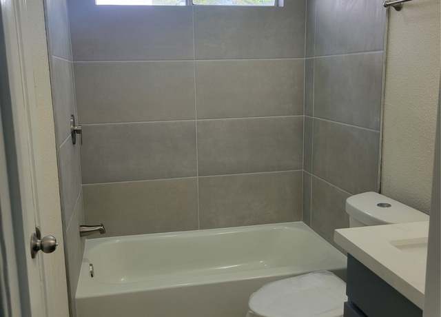 Property at 11544 11544 Springshire Dr, Houston, TX 77066, 3 beds, 2 baths