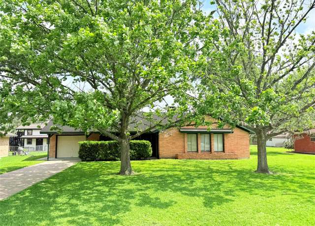 Property at 1206 Kent St, Sweeny, TX 77480, 3 beds, 2 baths