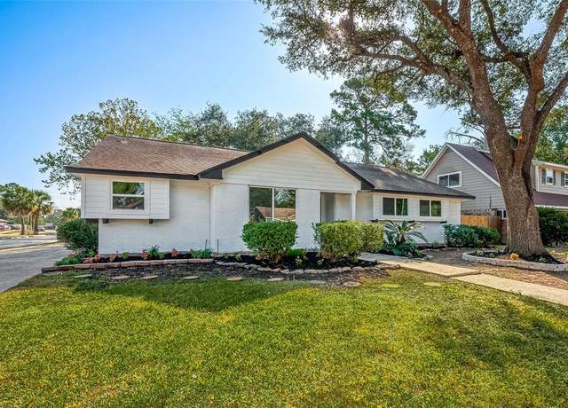 Property at 23130 Bayleaf Dr, Spring, TX 77373, 3 beds, 2 baths