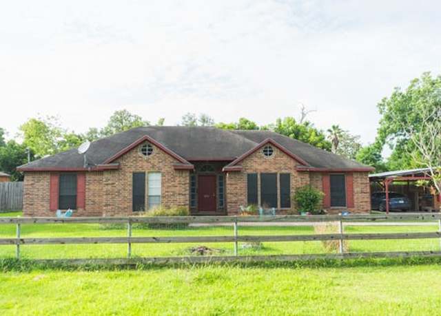Property at 308 W Pear St, Winnie, TX 77665, 4 beds, 2 baths