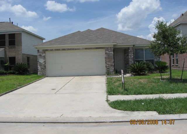 Property at 1223 Spring Apple Ct, Houston, TX 77073, 3 beds, 2 baths