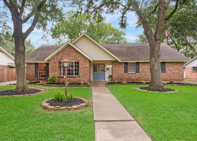 Property at 18407 Point Lookout Dr, Houston, TX 77058, 4 beds, 2.5 baths