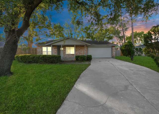 Property at 10335 Clarktower Ct, Sugar Land, TX 77498, 3 beds, 2 baths