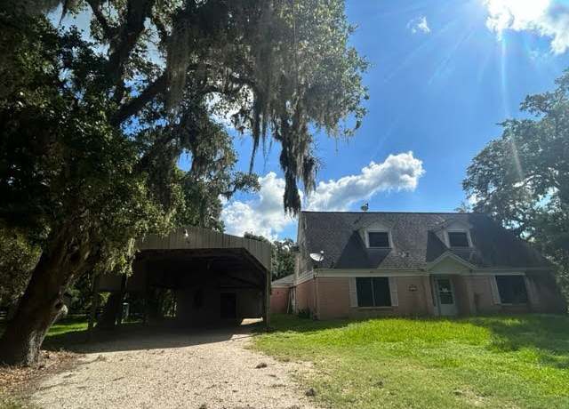 Property at 543 Bluebonnet Dr, Freeport, TX 77541, 4 beds, 2.5 baths