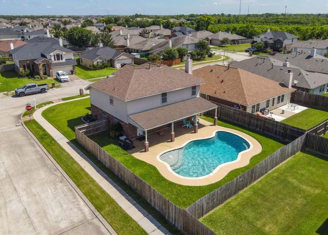 Property at 5410 Fairtide Dr, Baytown, TX 77521, 3 beds, 2.5 baths