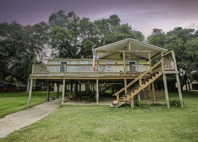 Property at 143 Private Road 652, Sargent, TX 77414, 2 beds, 1.5 baths