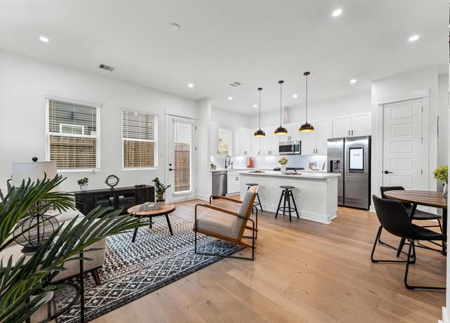Property at 412 Neyland St Unit G, Houston, TX 77022, 3 beds, 2.5 baths