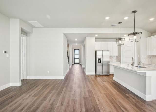 Property at 132 Bay Bridge Ct, Montgomery, TX 77316, 4 beds, 2.5 baths