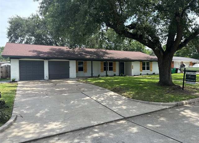 Property at 706 Rosewood Dr, Baytown, TX 77520, 3 beds, 2 baths