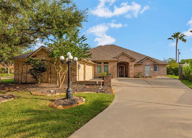 Property at 2364 Autumn Mist Ct, League City, TX 77573, 4 beds, 2 baths