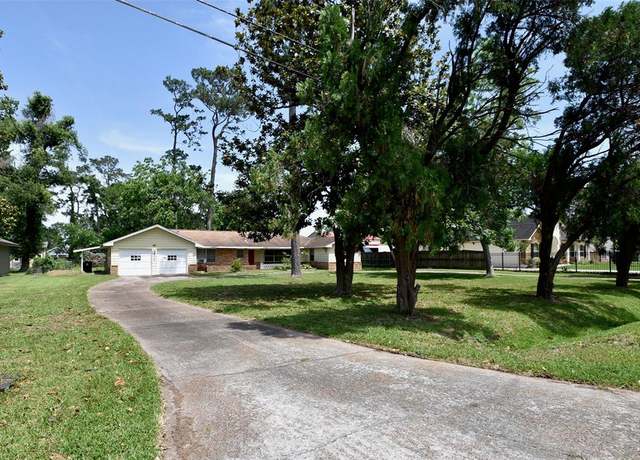 Property at 5216 Sue Marie Ln, Houston, TX 77091, 3 beds, 1.5 baths
