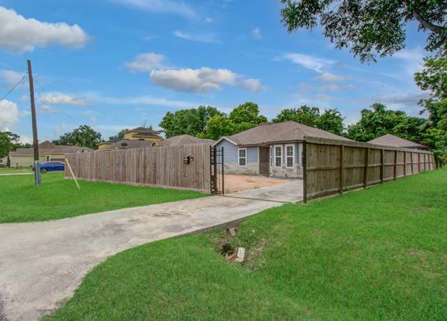 Property at 5409 Gold St, Houston, TX 77026, 3 beds, 2 baths