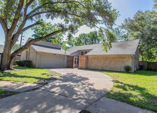 Property at 4406 Belle Hollow Dr, Houston, TX 77084, 3 beds, 2 baths