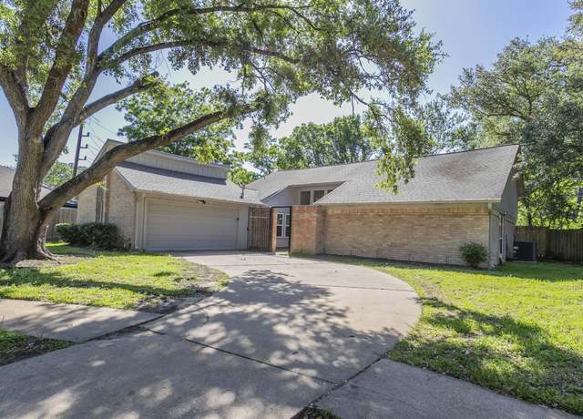 Property at 4406 Belle Hollow Dr, Houston, TX 77084, 3 beds, 2 baths