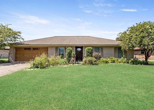 Property at 1140 Arthur St, Bridge City, TX 77611, 3 beds, 2 baths