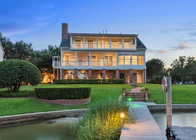 Property at 1110 Larkspur Ln, Seabrook, TX 77586, 3 beds, 4 baths