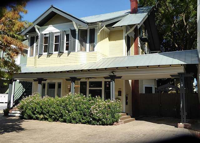 Property at 213 Stratford St, Houston, TX 77006, 5 beds, 2 baths