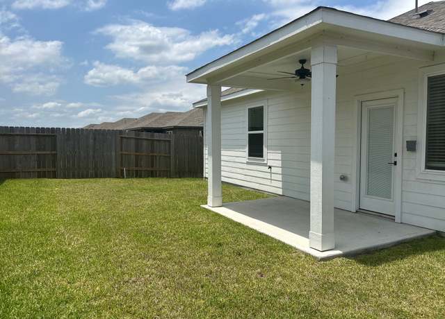 Property at 926 Whispering Winds Dr, Beasley, TX 77417, 4 beds, 2 baths