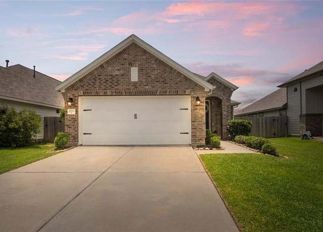 Property at 32070 Quail Terrace Ln, Conroe, TX 77385, 3 beds, 2 baths