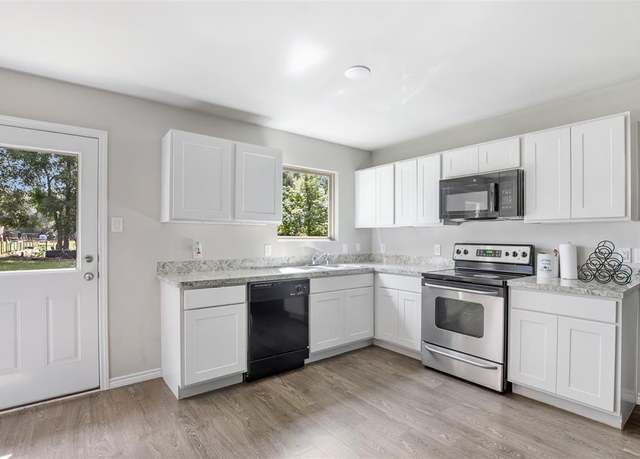 Property at 11260 Hodge Rd, Beaumont, TX 77713, 3 beds, 2.5 baths