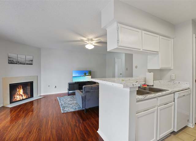 Property at 2120 El Paseo St #1503, Houston, TX 77054, 1 bed, 1 bath
