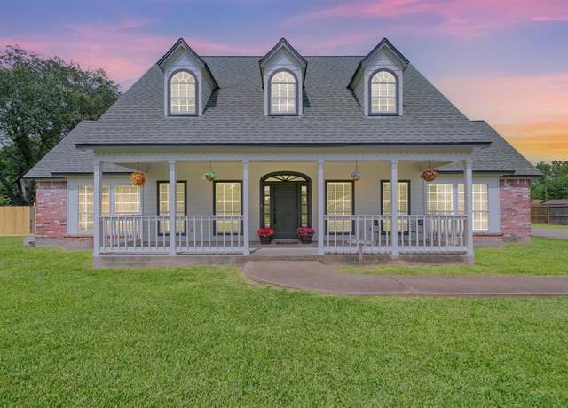 Property at 504 Sharondoah Dr, Highlands, TX 77562, 3 beds, 2.5 baths