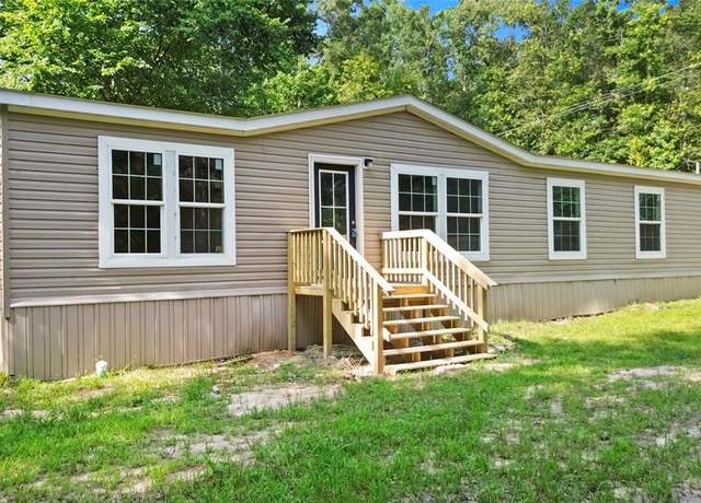 Property at 875 Golf Crse, Lufkin, TX 75901, 4 beds, 2 baths