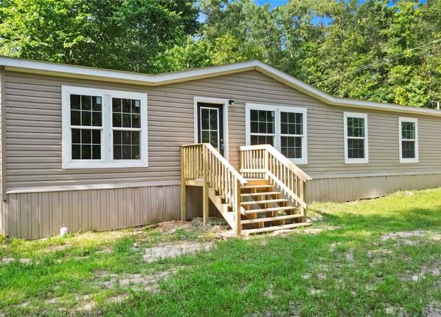 Property at 875 Golf Crse, Lufkin, TX 75901, 4 beds, 2 baths