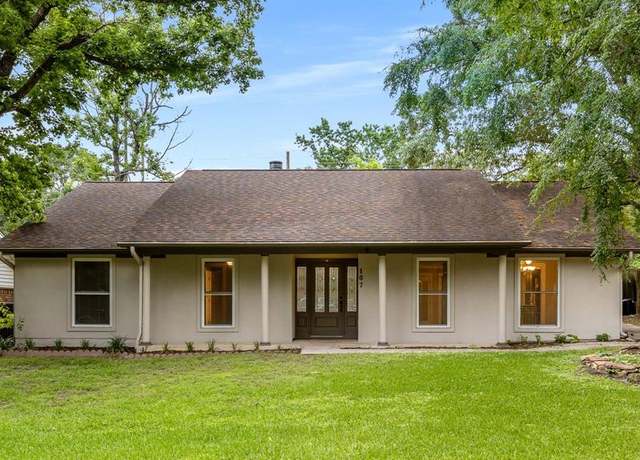 Property at 107 Woodmont Dr, Conroe, TX 77356, 3 beds, 2 baths