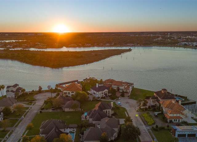 Property at 2302 Carina Ct, League City, TX 77573