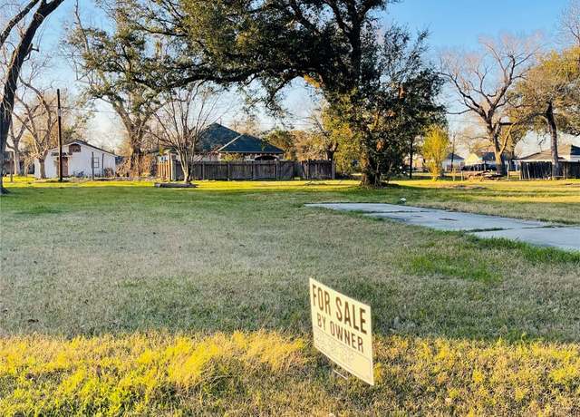 Property at 113 E Cypress St, Port Neches, TX 77651