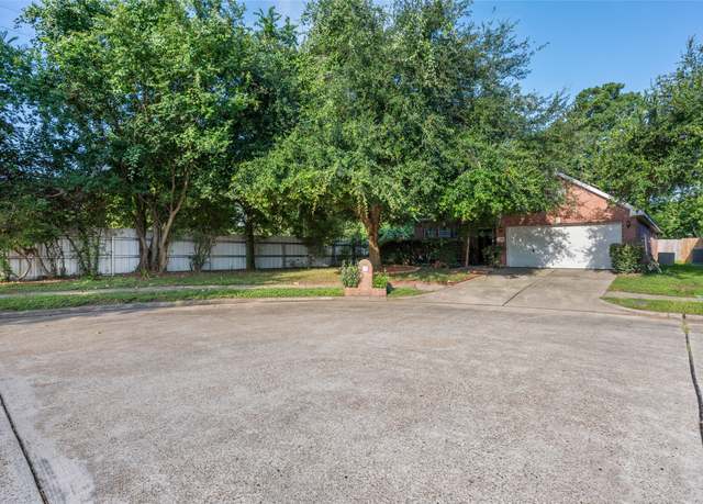 Property at 13703 Naples Park Ln, Houston, TX 77070, 3 beds, 2 baths