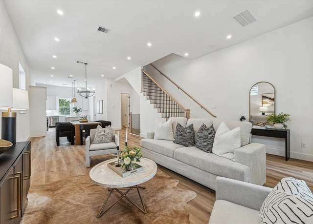 Property at 212 Nagle St, Houston, TX 77003, 3 beds, 3.5 baths