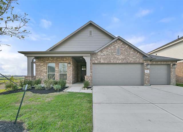 Property at 1536 Apache Heights Dr, Dayton, TX 77535, 4 beds, 3 baths