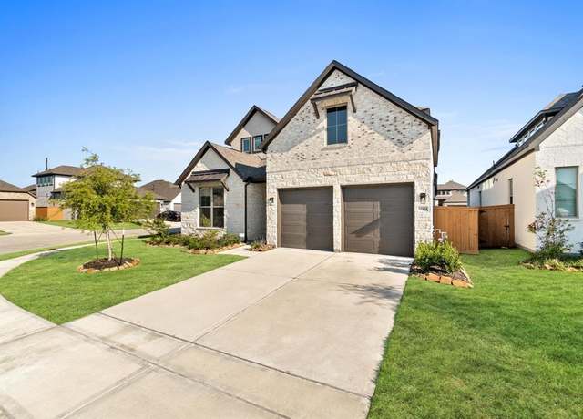 Property at 12826 Raemoir Dr, Humble, TX 77346, 4 beds, 4.5 baths