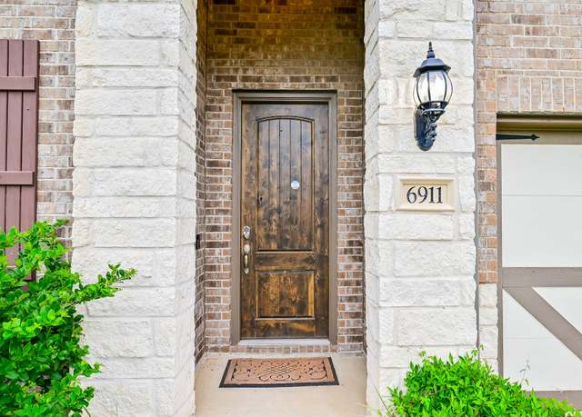 Property at 6911 Northchester Dr, Katy, TX 77493, 3 beds, 2.5 baths