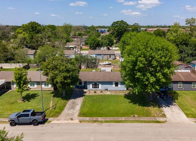 Property at 2113 Pickerton Dr, Deer Park, TX 77536, 3 beds, 1 bath