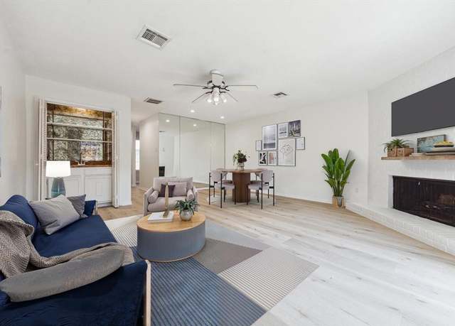 Property at 2515 Bering Dr #11, Houston, TX 77057, 2 beds, 2.5 baths
