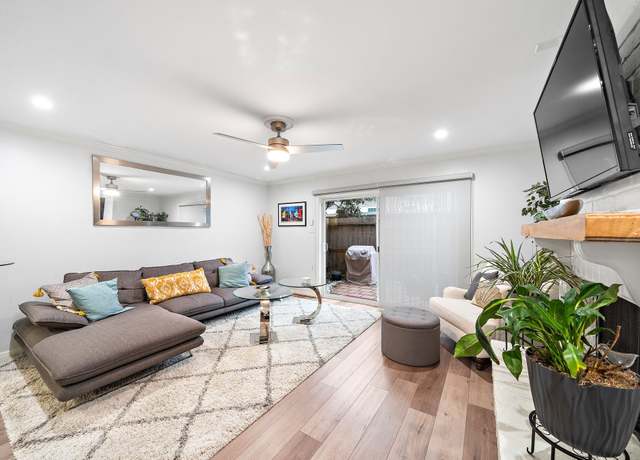 Property at 10333 Longmont Dr Unit 35/3, Houston, TX 77042, 2 beds, 2.5 baths