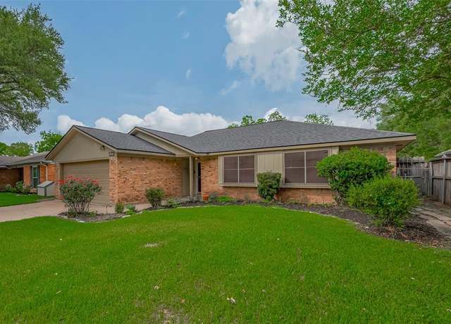 Property at 2027 Briar Ridge Dr, Rosenberg, TX 77471, 3 beds, 2 baths