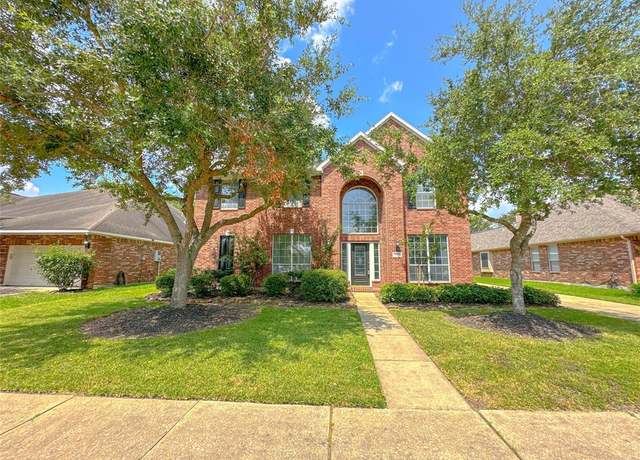 Property at 4803 Chaperel Dr, Pearland, TX 77584, 4 beds, 3.5 baths