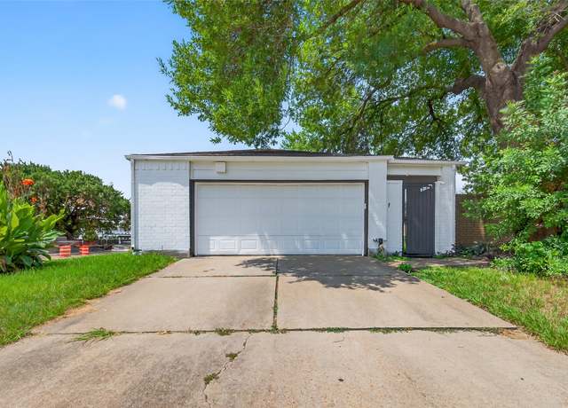 Property at 8538 Triple Crown Dr, Houston, TX 77071, 3 beds, 2 baths