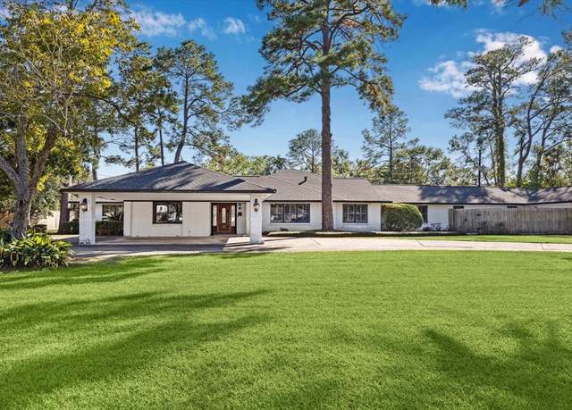 Property at 3 Gage Ct, Houston, TX 77024, 4 beds, 4.5 baths