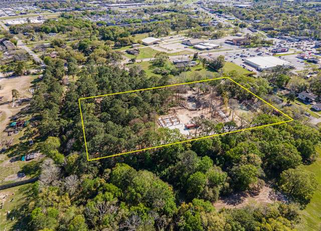 Property at 225 Foster St, Alvin, TX 77511