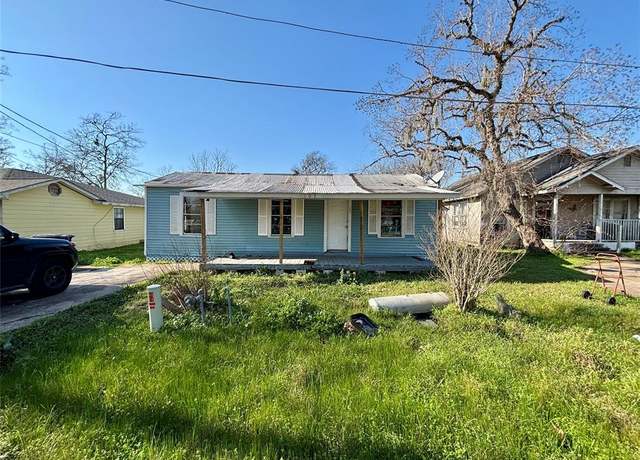Property at 103 Upton Ln, Brazoria, TX 77422, 2 beds, 2 baths